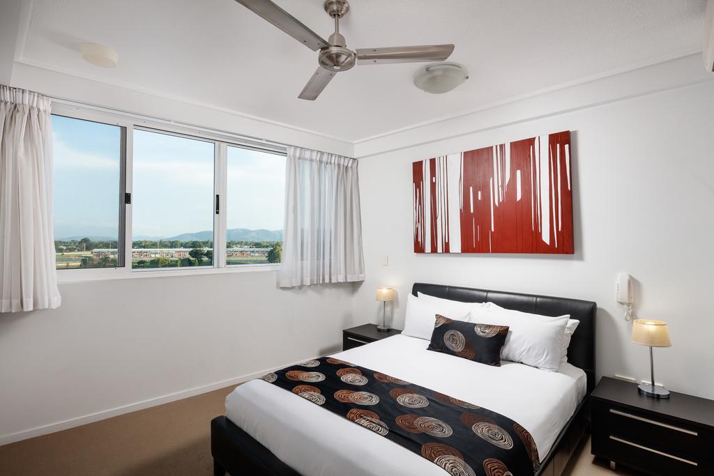 Central Holborn Apartments Τάουνσβιλ Εξωτερικό φωτογραφία