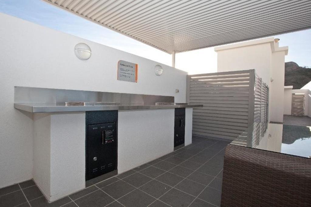 Central Holborn Apartments Τάουνσβιλ Δωμάτιο φωτογραφία